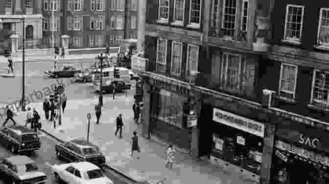 Exterior Of Lloyds Bank On Baker Street, London, With Police Cars Parked Outside After The Heist The Real Bank Job (True Crime 3)